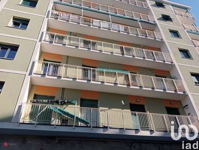 Appartamento in Vendita in Via Federico Donaver a Genova