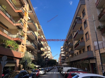 Appartamento in Vendita in Via Giacomo Leopardi 23 a Palermo