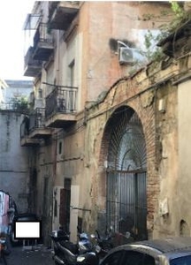 Appartamento in Vendita in Via Supportico a Capodimonte a Napoli