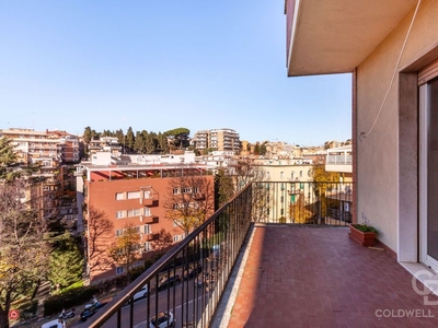 Appartamento in Vendita in Via Venanzio Fortunato a Roma