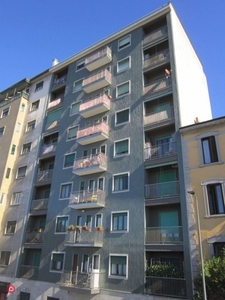 Appartamento in Vendita in Viale Cassala 3 a Milano