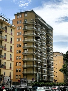 Appartamento in Vendita in Viale delle Alpi a Palermo