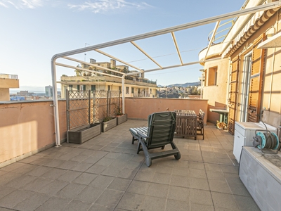 Appartamento in Via dei Landi 3, Genova, 2 bagni, 199 m², ultimo piano