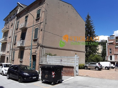 Appartamento in Via Trento, Campobasso, 8 locali, 2 bagni, 235 m²