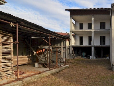 Casa in vendita a Castellamonte in frazione Spineto