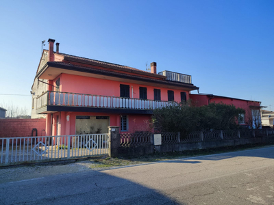 casa in vendita a Urbana