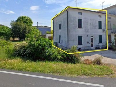 Casa semi indipendente in Via Guglielmo Marconi 2517 in zona Cavecchia a Sustinente