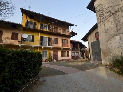 Casa semindipendente in vendita a Torre Canavese