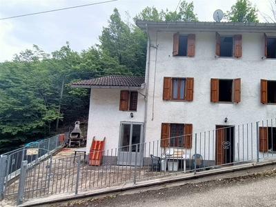 Casa singola in Via Mulino Mogne Snc in zona Mogne a Camugnano