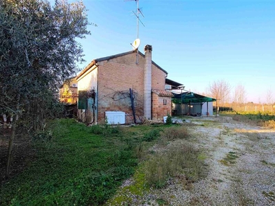Casa singola in Via Penavara in zona San Martino a Ferrara
