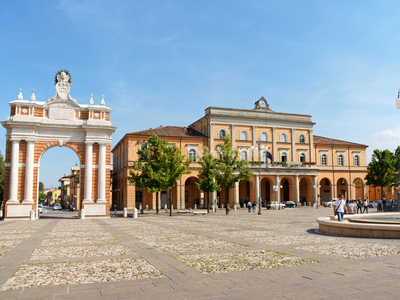 Locale commerciale in affitto in piazza ganganelli, Santarcangelo di Romagna