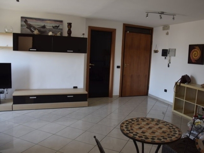 Monolocale a Formia, 1 bagno, 105 m², 3° piano, aria condizionata