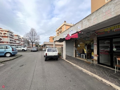 Negozio/Locale commerciale in Vendita in Via delle azzorre a Roma