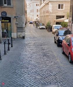 Negozio/Locale commerciale in Vendita in Via Monti della Farina a Roma