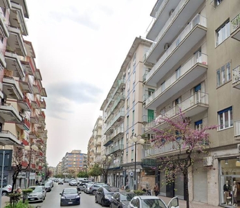 Quadrilocale da ristrutturare in zona Gelsi Rossi , Mobilio , Guercio a Salerno