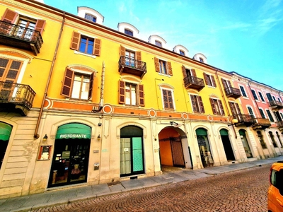 Quadrilocale in Via Garibaldi 6, Biella, 2 bagni, 89 m², 2° piano