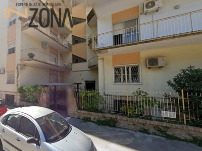 Quadrilocale in Via R. Benvenuto, Foggia, 1 bagno, 124 m², 3° piano