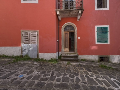 Terratetto in Via Bagno 41 in zona Vico Pancellorum a Bagni di Lucca