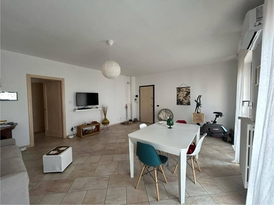 Trilocale in Via Luigi Pirandello, Barletta, 1 bagno, con box, 98 m²