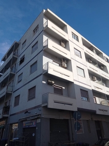 Trilocale in Via Santa Maria dell'Arco 19, Messina, 1 bagno, arredato