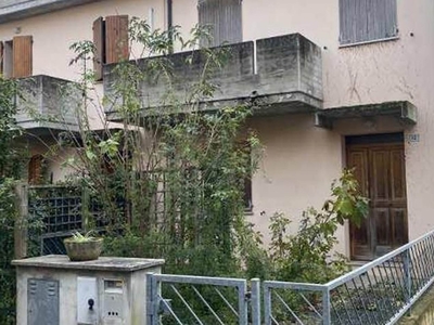 Villa a schiera in Via Edoardo Brizio 12/1 in zona Santa Veneranda a Pesaro