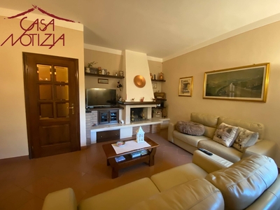 Villa con terrazzo, Lucca monte san quirico - vallebuia