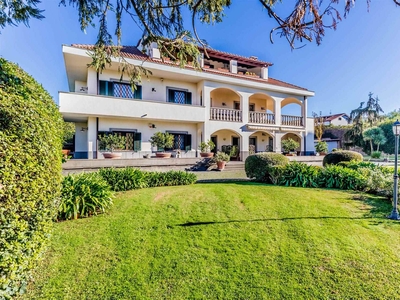 Villa in vendita a Albano Laziale Roma Pavona