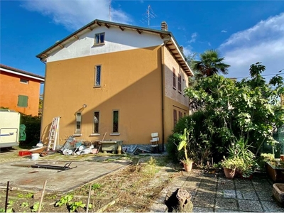 Villa in VIA VALLI, Modena, 6 locali, 1 bagno, giardino privato
