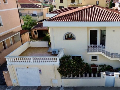 villa indipendente in vendita a Olbia