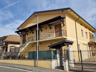 appartamento in vendita a Cazzago San Martino