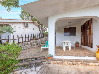 Accogliente casa a Ostuni con giardino, terrazza e barbecue