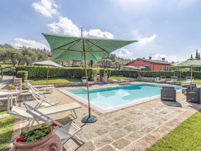 Appartamento a Castelfiorentino con giardino, piscina e barbecue