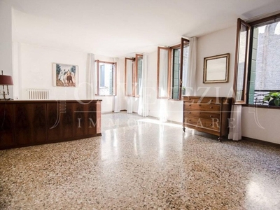 Prestigioso appartamento di 250 m² in vendita Campo dei Frari, Venezia, Veneto