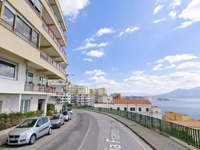 Appartamento in vendita a Napoli - Zona: 1 . Chiaia, Posillipo, San Ferdinando