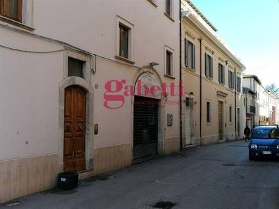 Appartamento in Via Garibaldi in zona Centro Storico a L'Aquila