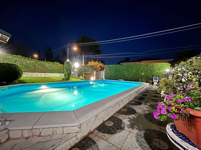 Casa a San Giovanni La Punta con terrazza, piscina e barbecue