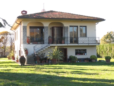 Casa indipendente in Vendita a Capannori Via Lombarda Lammari