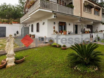 Casa Indipendente in Vendita ad Pomezia - 249000 Euro