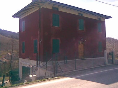 CASA INDIPENDENTE - VEZZANO SUL CROSTOLO (RE)