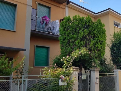 Palazzina di quattro appartamenti, via Guerrini, quartiere Marullina, Casalecchio di Reno