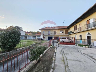 Residence in Vendita ad Vergiate - 695000 Euro