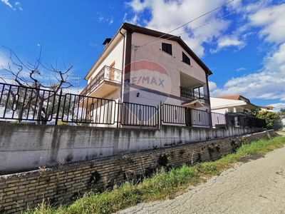 Soluzione Indipendente in vendita a Lanciano