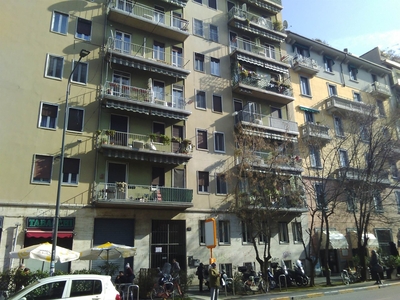 Trilocale in Via Tolstoi 58 in zona Barona, Giambellino, Lorenteggio a Milano