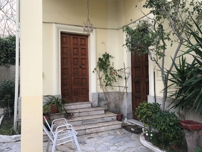 Villa bifamiliare, via Friuli, centro città, Reggio di Calabria