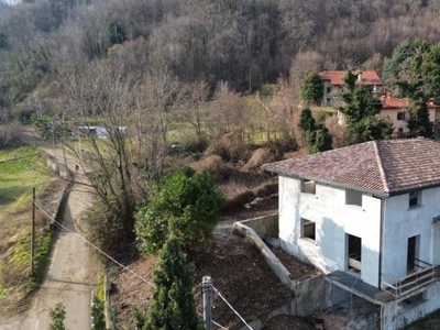 villa in vendita a Aizurro