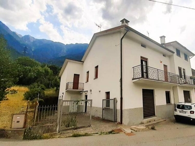 villa in vendita a Colorina
