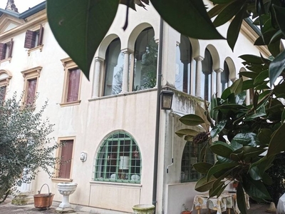 Prestigiosa villa di 709 mq in vendita Treviso, Veneto