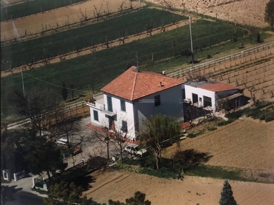 Villa in Via Lucchese sc in zona Santa Maria a Empoli