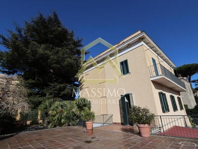 villa indipendente in vendita a Castel Gandolfo
