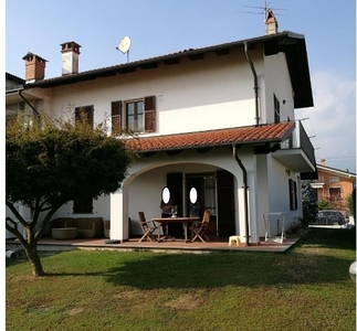 villa indipendente in vendita a Vigliano Biellese